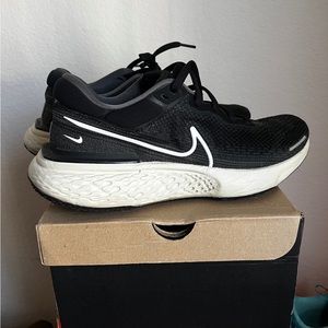 Nike Zoom X Invincible Run Flyknit size 12